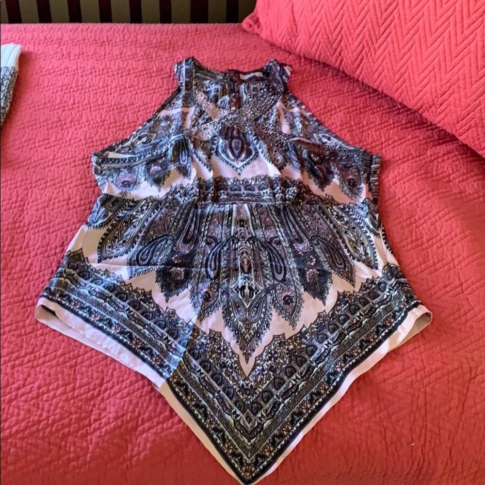 Stunning Caché Handkerchief crisscross top